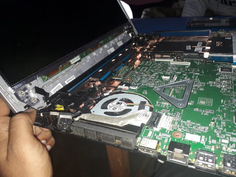 solution & service laptop repairing service centre in kolkata