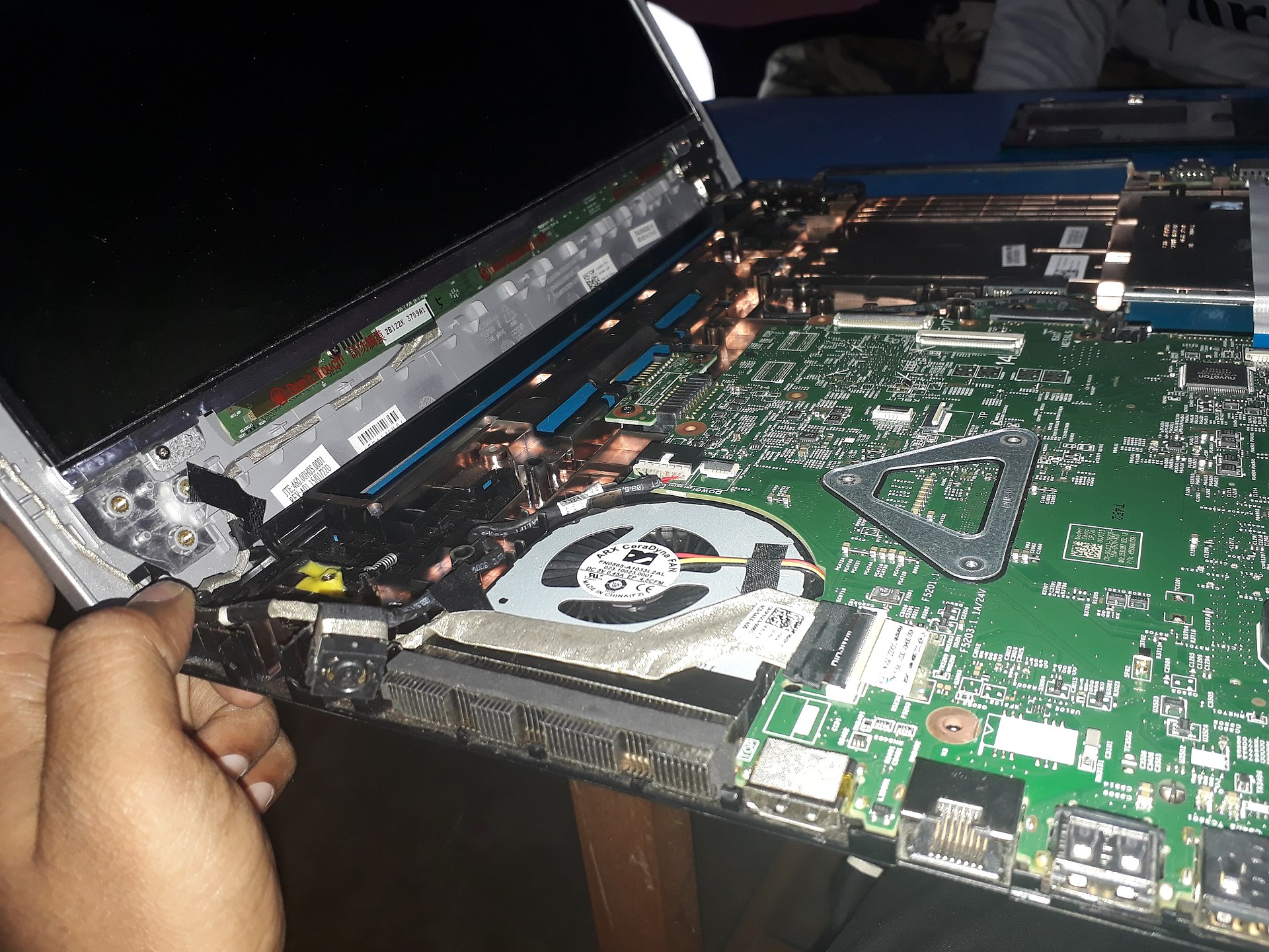 solution & service laptop repairing service centre in kolkata