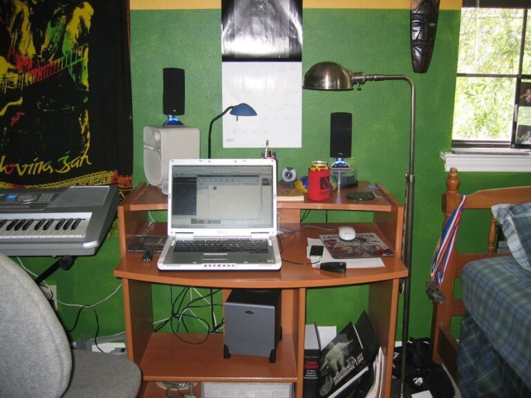 Desk, August 6, 2006