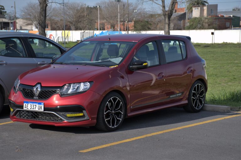 Renault Sandero R.S. 2020 - BugWarp 01