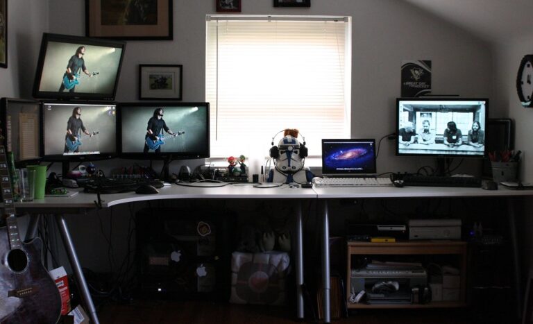 Full Desk